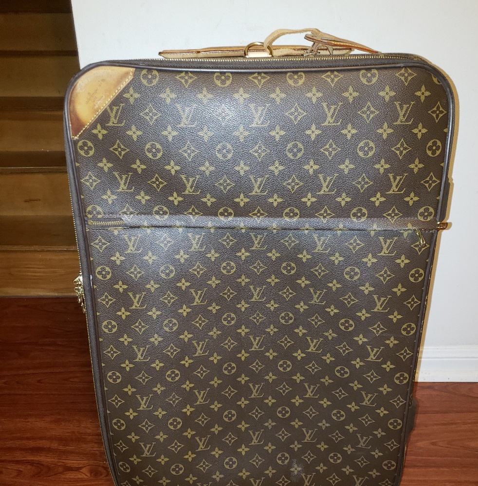 SOLD ON EBAY!! Authentic LV Pegase 70 Vintage -